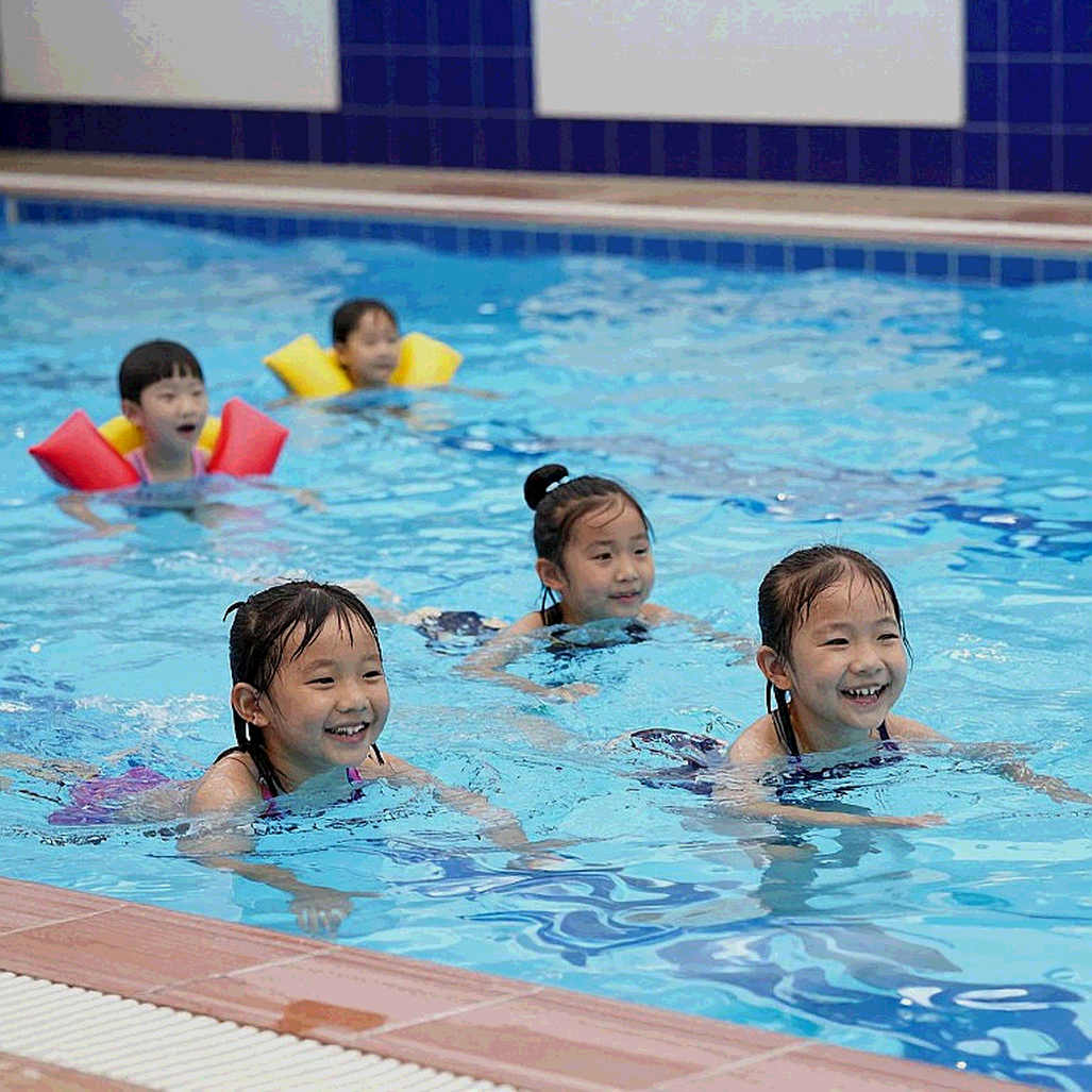 Ridgefield Aquatic Club Seeks Full-Time Assistant Coach for Competitive Swimming Program Ridgefield Aquatic Club Seeks Full-Time Assistant Coach for Competitive Swimming Program