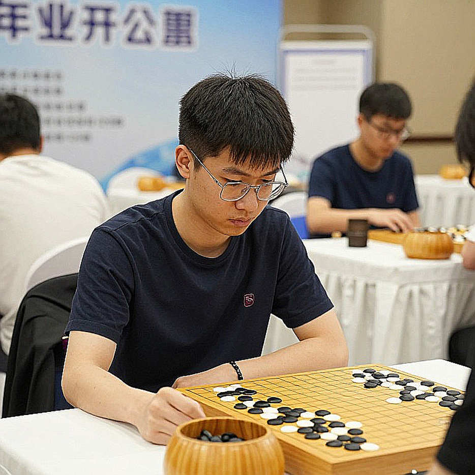 Atyrau Masters: Hai hạt giống hàng đầu gục ngã, và phần tin tức không ai đọc