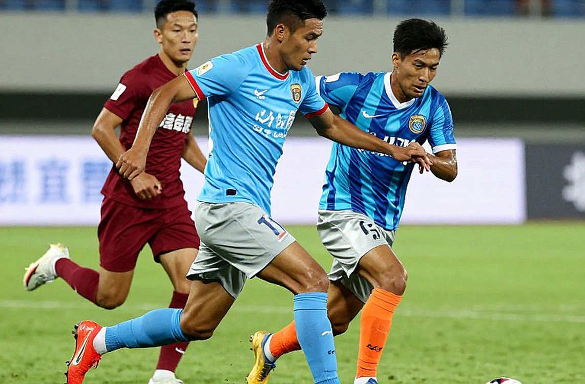 Hai lần thủng lưới năm bàn: chữ ký cấu trúc mà Hernán Crespo chưa gọi tên