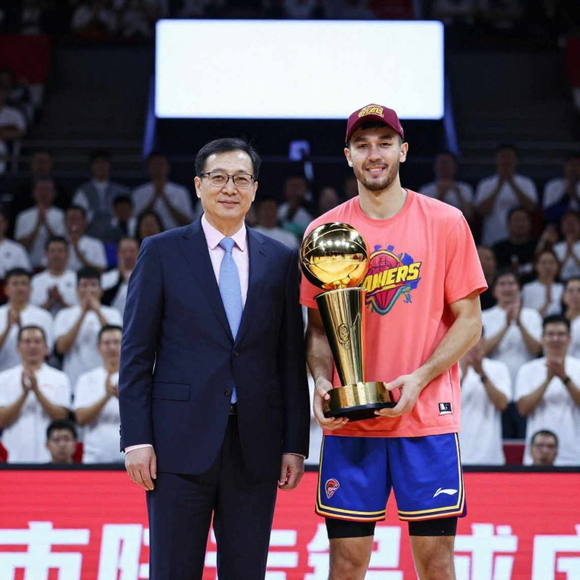 Giannis đến Miami, Klay đến Miami: cửa sổ vô địch hẹp nhất miền Đông vừa mở ra