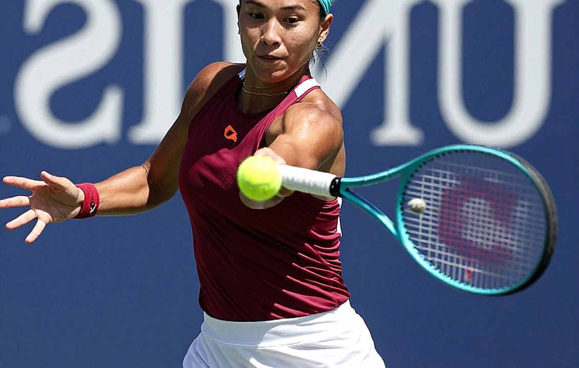 Sabalenka và chiếc vòng cổ New York: Khi dữ liệu 15 trận thắng liên tiếp đối đầu với thực tế trống trơn Grand Slam 2026