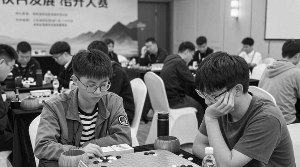 Egon Mattaaq and the Scotch Game: When a Chess Opening-Content Headline Diverges From Its Body Egon Mattaaq and the Scotch Game: When a Chess Opening-Content Headline Diverges From Its Body
