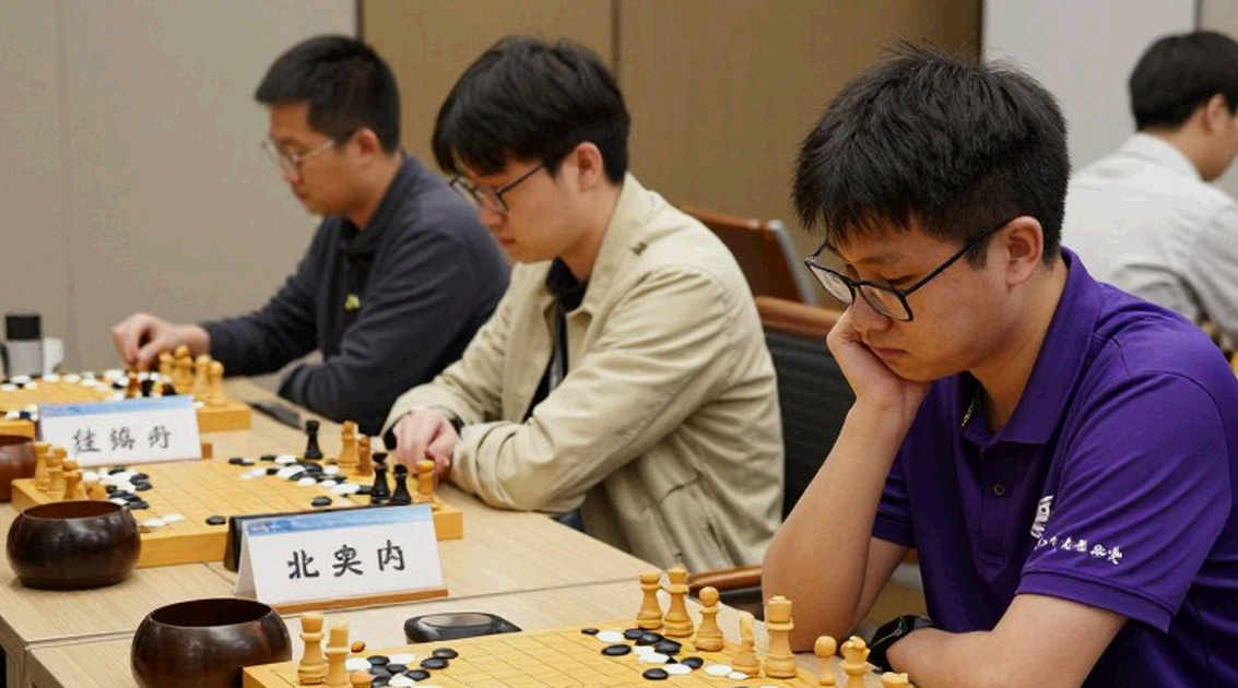 ChessBase Magazine #225: 27 ván cờ ngắn, 10 bài khai cuộc và độ trễ sáu tháng của Prague 2026