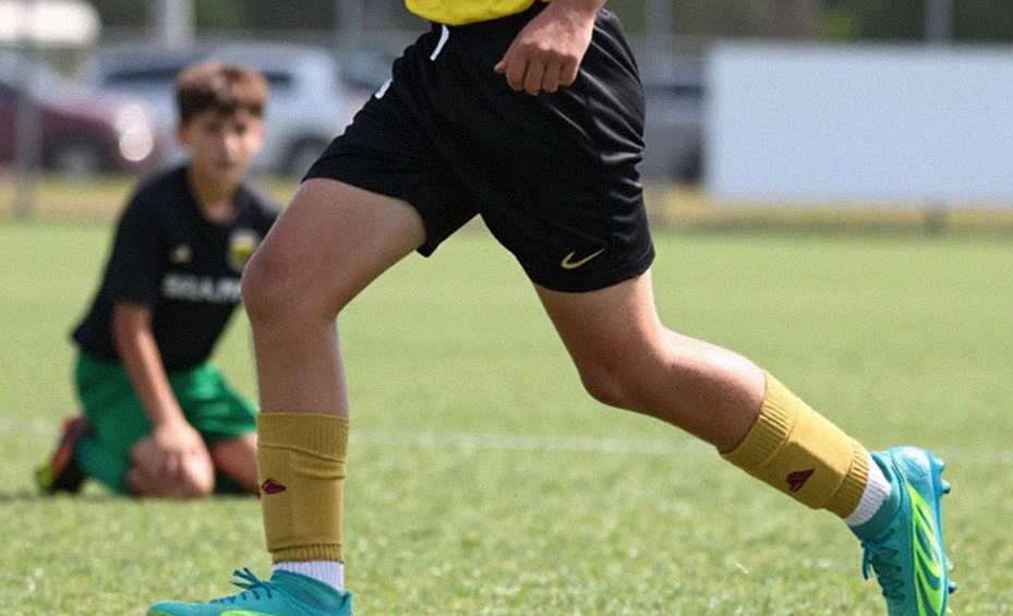 Chanathip bắt tay Hoàng Đức, và hai bàn thua bị bỏ quên