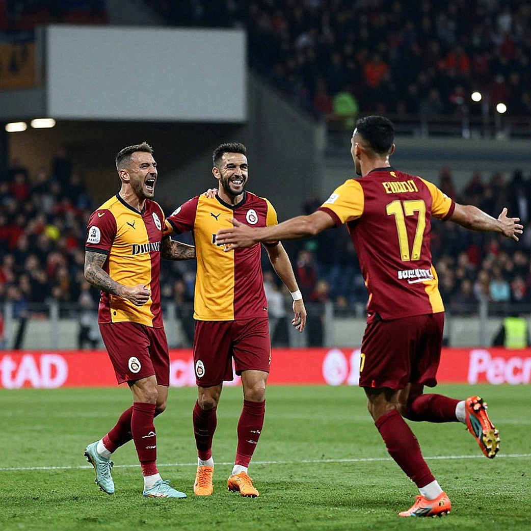 Williams Minh Hoàng earns Vietnam call-up: a five-man forward line and the missing data Williams Minh Hoàng earns Vietnam call-up: a five-man forward line and the missing data