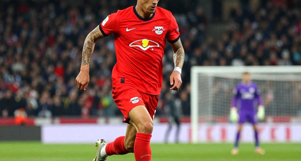Adou Minh và Williams Minh Hoàng trong hệ thống ba trung vệ của tuyển Việt Nam: hai mảnh ghép và một cánh cửa chưa ai kiểm chứng